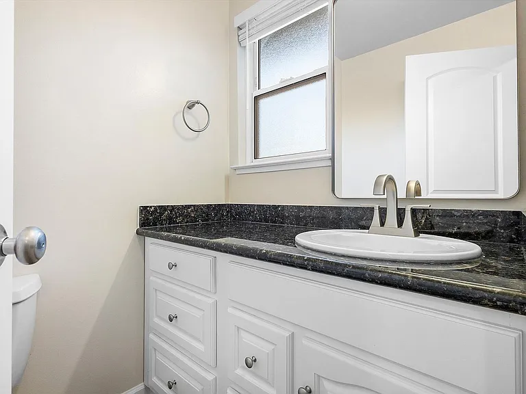 2150 Santa Clara Ave #G — Photo 12