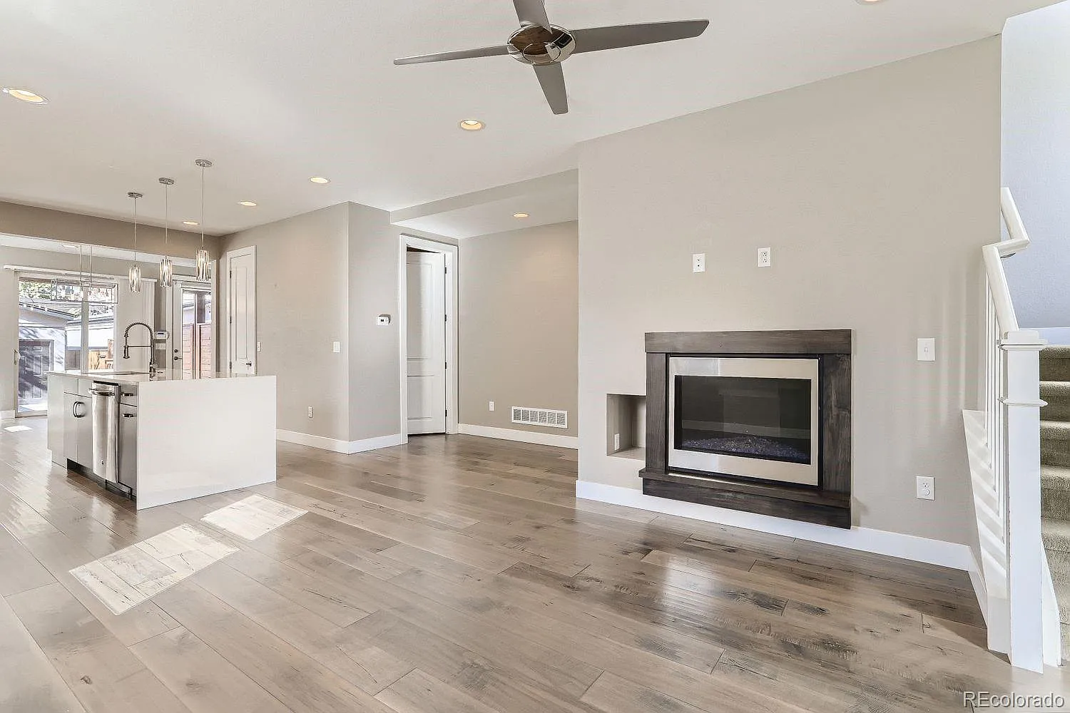 3 bed, 3.5 bath, 2508 sqft, $4,750 — Photo 3