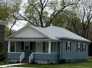 821 Arthur St, Holdrege, NE 68949