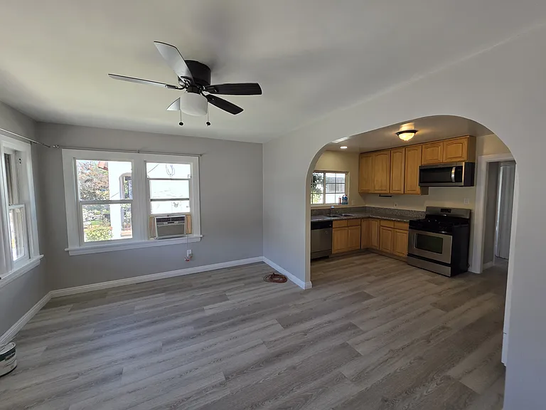 270 Newport Ave #B — Photo 9