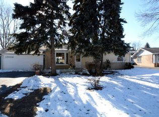 13006 Crescent Ct, Midlothian, IL 60445