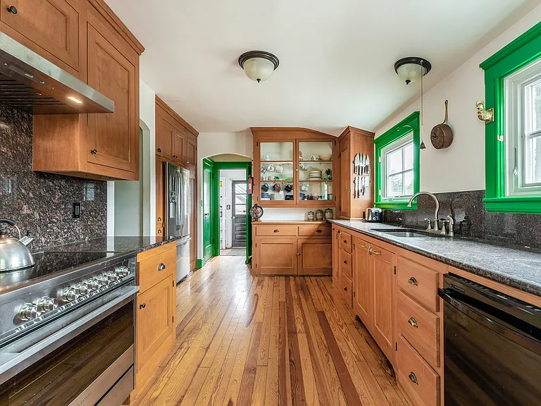 31 Hilltop Rd — Photo 6