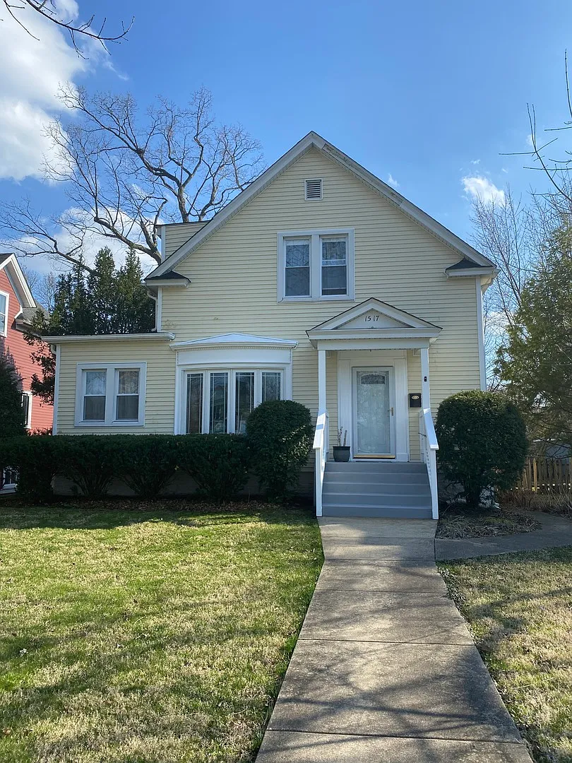 1517 Lake Ave photo 1
