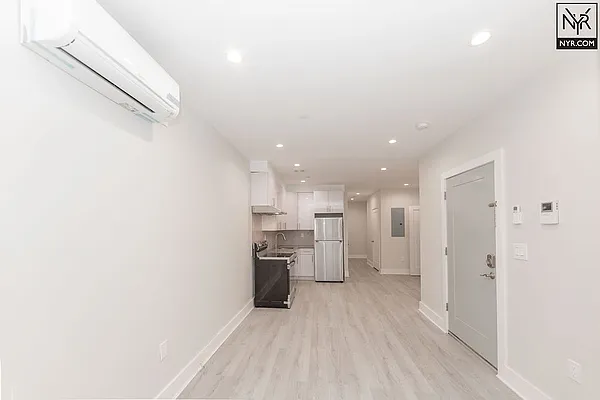 Rented by New York Residence | media 23