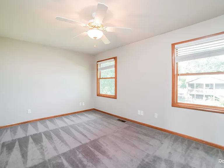 805 SW Harvest Dr — Photo 10
