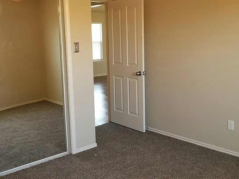 406 N Dover Ave — Photo 12