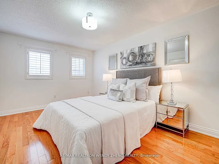 60 Warren Bradley St — Photo 16