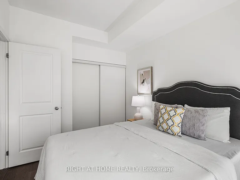 105 George St #312 — Photo 17