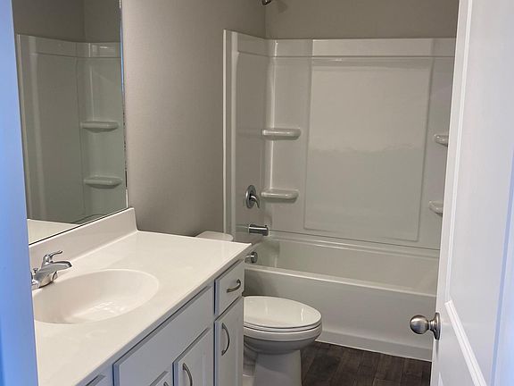 5th image of 377 NE Mink Dr #1