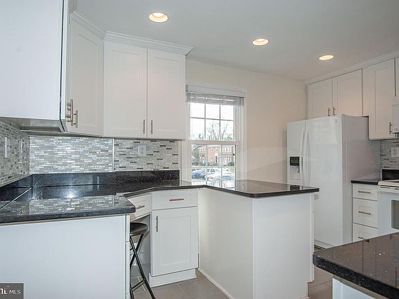 5th image of 8203 McClelland Pl