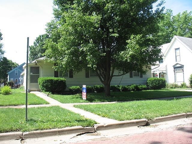 1st image of 305 E Piankishaw St