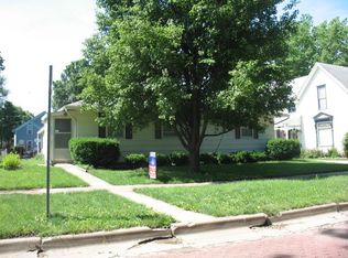 305 E Piankishaw St, Paola, KS 66071