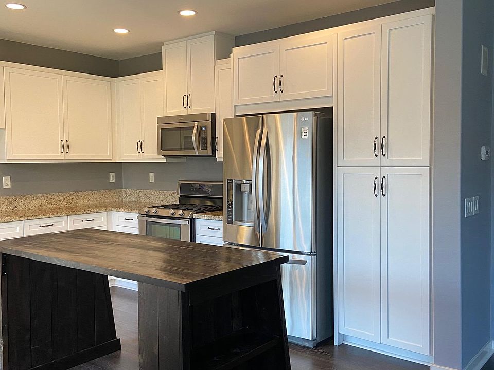 Kitchen (table included)