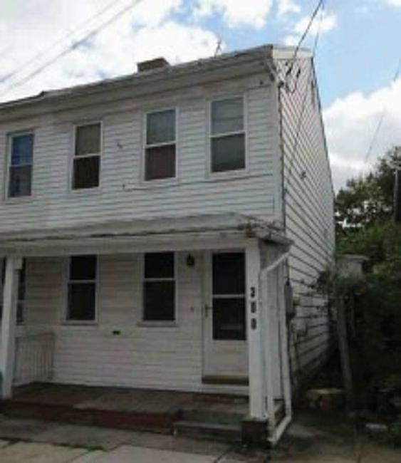 1st image of 300 E Louther St