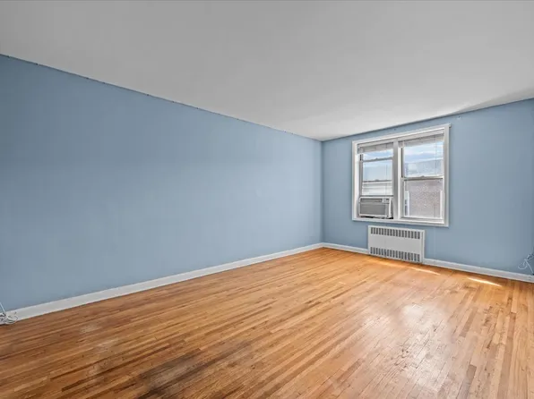 221 Mcdonald Avenue 6R image 2 of 10