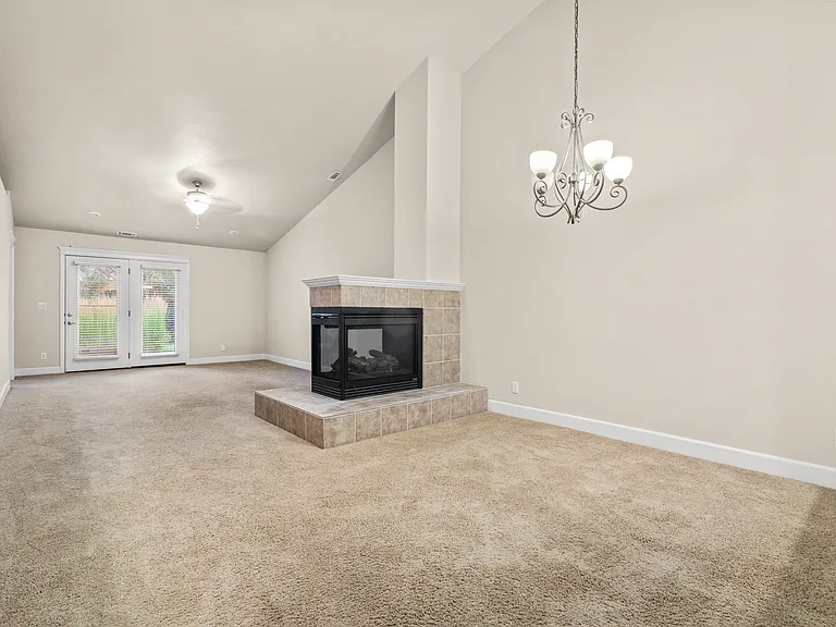 2581 S Gatewood Ln — Photo 5