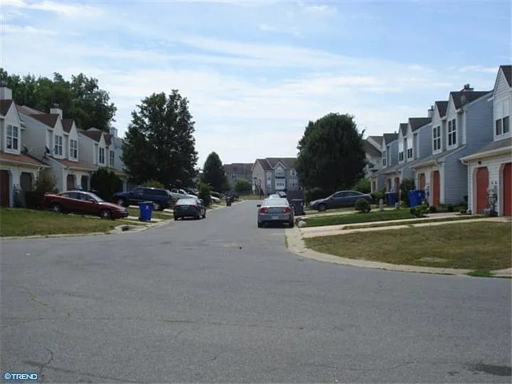 3 bed, 2.5 bath, 1400 sqft, $2,000 — Photo 4