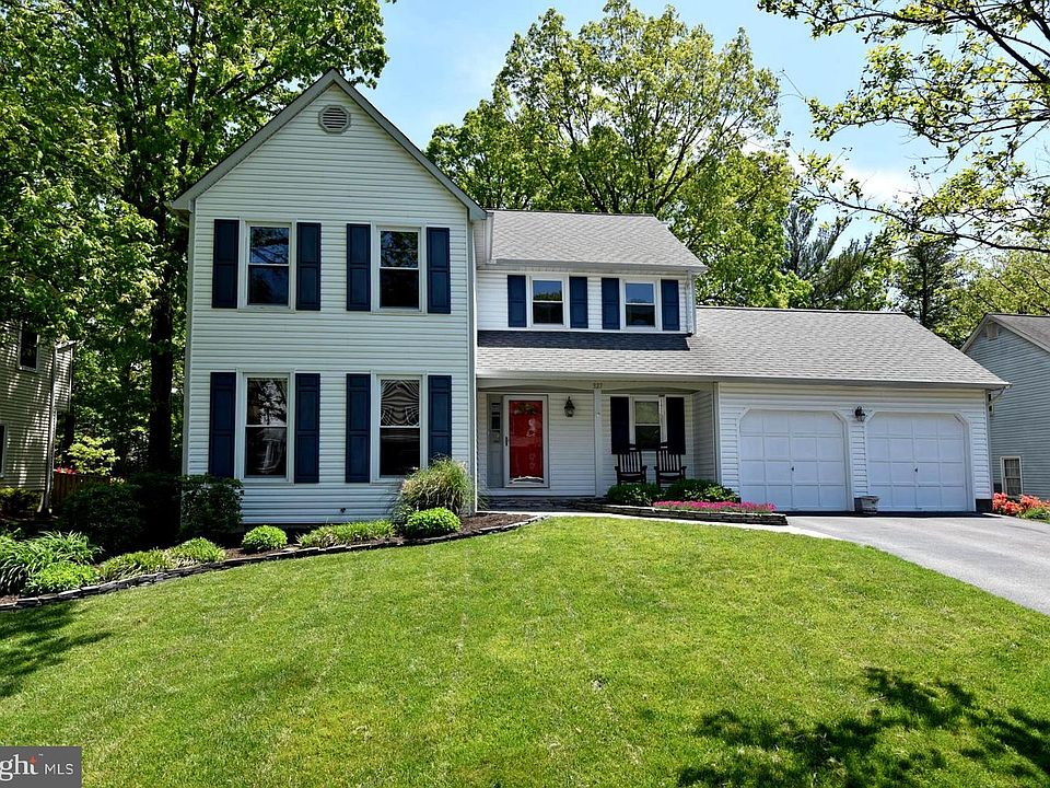 1st image of 327 Redwood Grove Ct