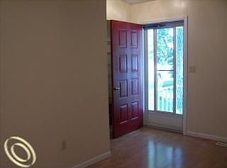 4th image of 560 N Carney Dr