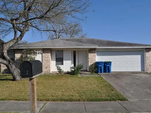 2400 Oak Grove Dr, Portland, TX 78374