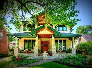 702 Lenox Rd, Glen Ellyn, IL 60137