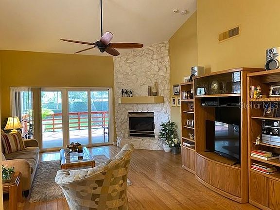 5th image of 2981 Windmoor Dr S