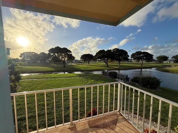 240 Burgundy E, Delray Beach, FL 33484