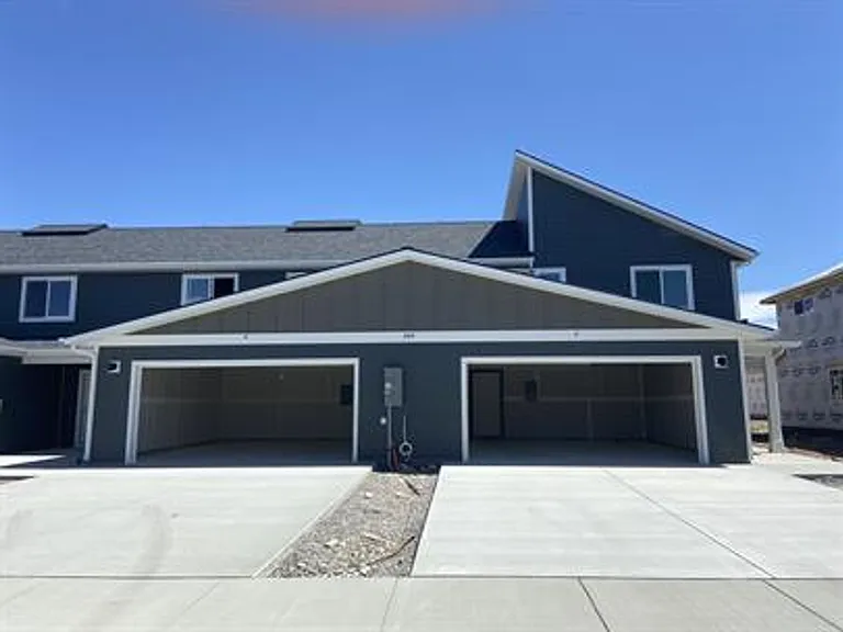 604 Halfpipe St — Photo 2