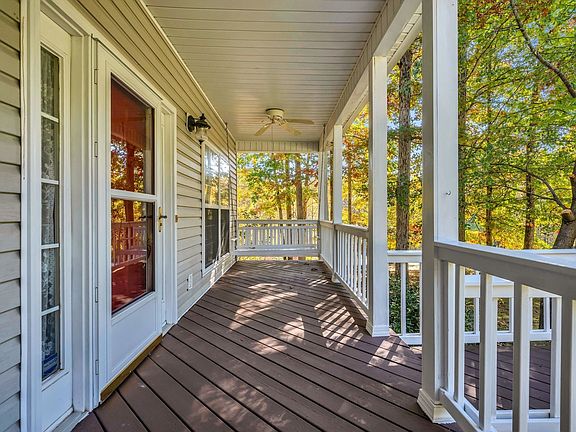 5th image of 302 Hill Dr