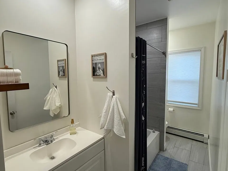 498 Academy Ave #3
