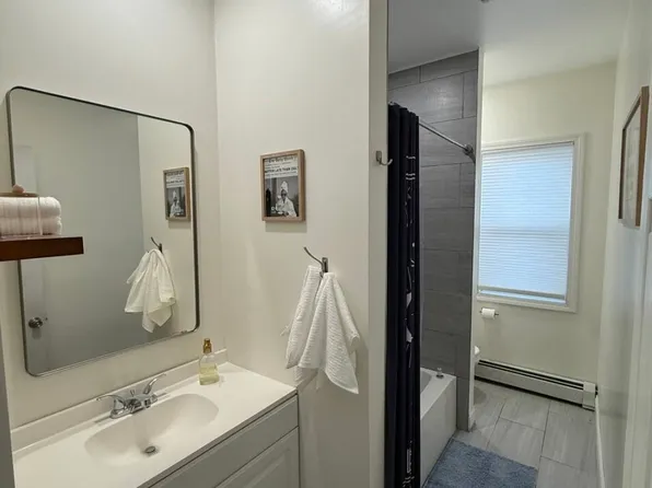 498 Academy Ave #3, Providence, RI 02908