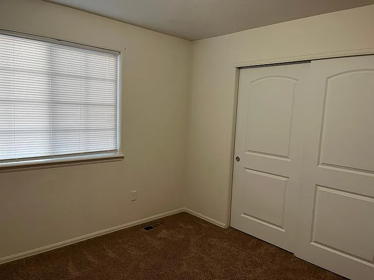 4885 Wisconsin Ave — Photo 12