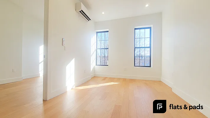 Rented by FLATS & PADS LLC | media 4