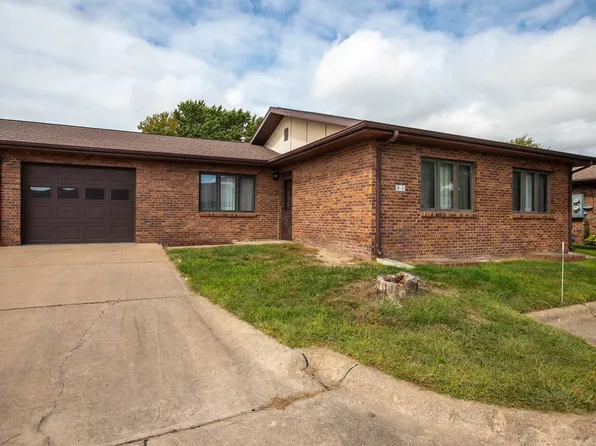 110 E 39th St APT B3, Kearney, NE 68847
