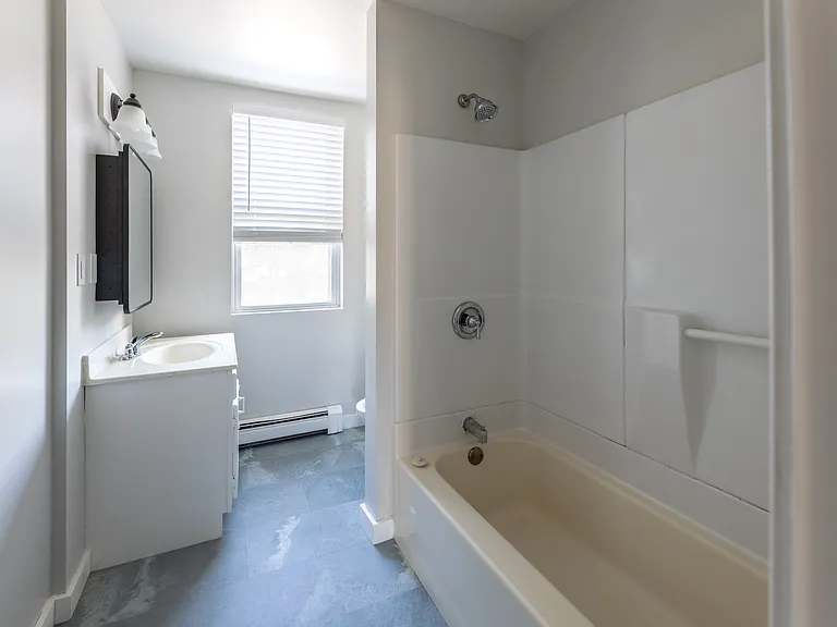 40 N Spooner St — Photo 7