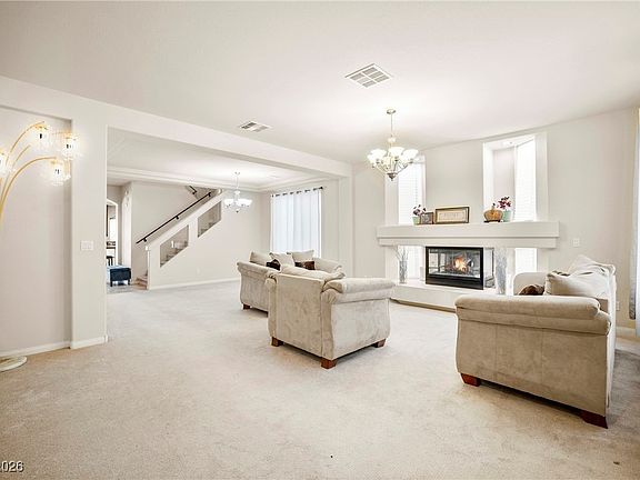 3rd image of 8276 Windsor Oaks St