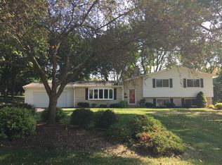 19255 Benington Dr, Brookfield, WI 53045
