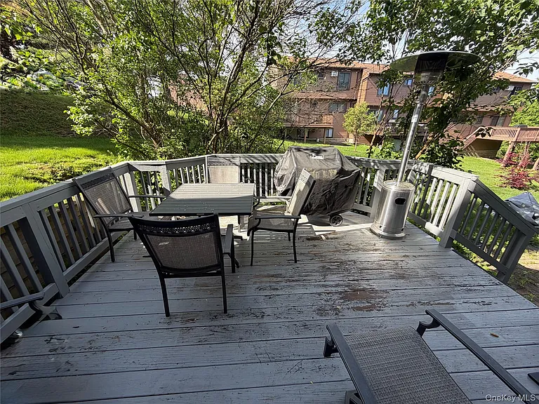 23 Hawthorn Ct — Photo 5