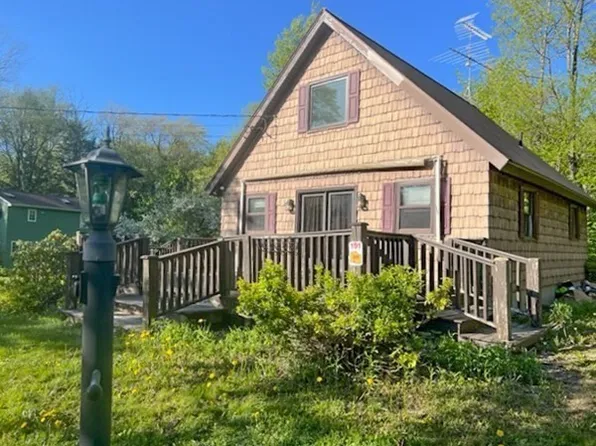191 Alan A Dale Dr, Becket, MA 01223