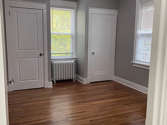 3rd image of 2526 Beechwood Blvd