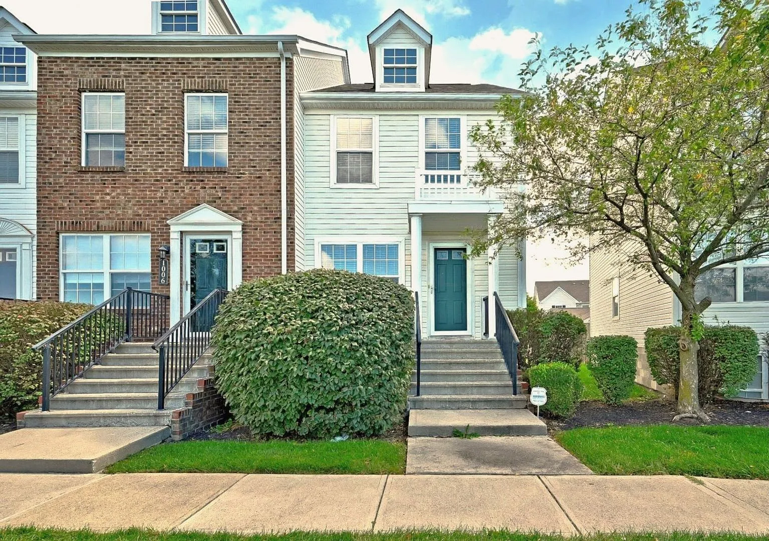1004 Hartford Village Blvd photo 1