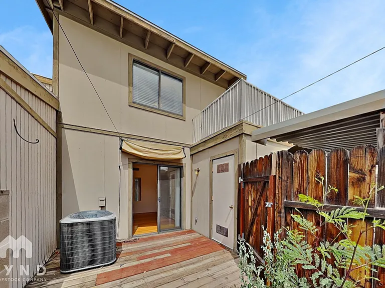 2747 N Pacific Dr — Photo 15