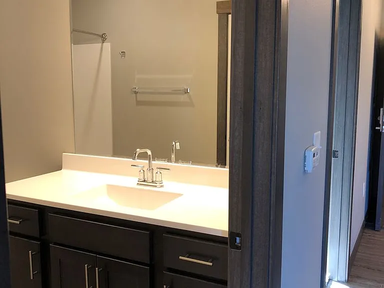 Depot Building D Luxury Rentals — Photo 30