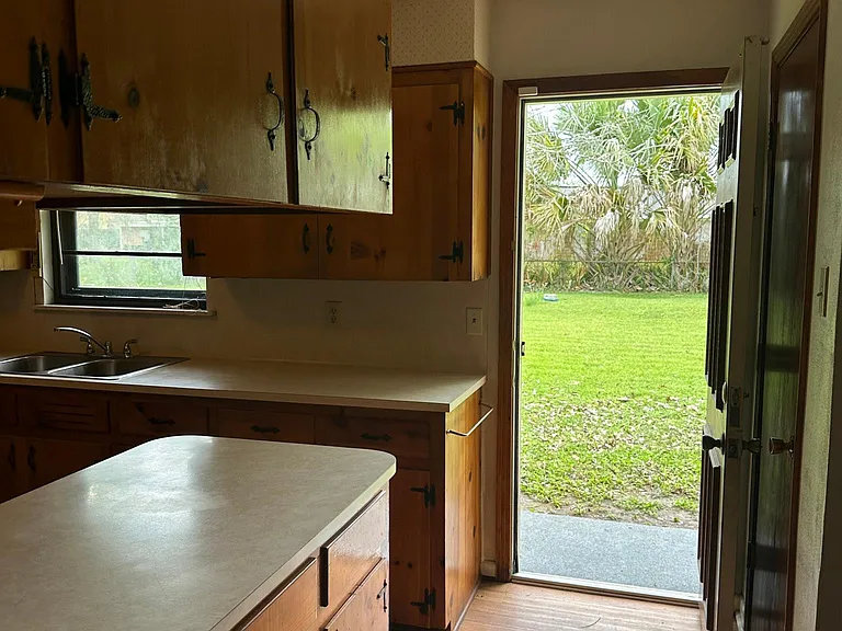 708 E Airline Rd — Photo 13