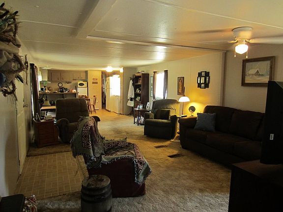 3rd image of 471 Margaret Dr