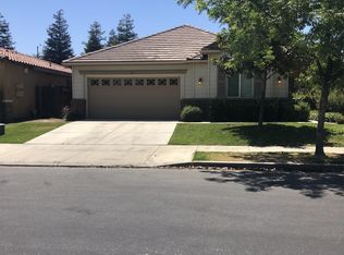 318 Hollyhill Dr, Bakersfield, CA