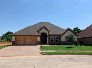 1035 Anna Cir, Granbury, TX 76048