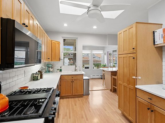 4th image of 5004 N Tripp Ave