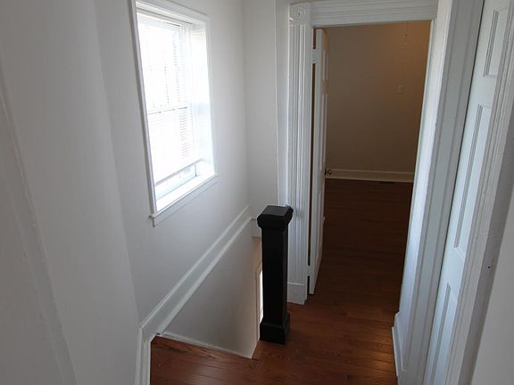 4th image of 110 W Clay St #B