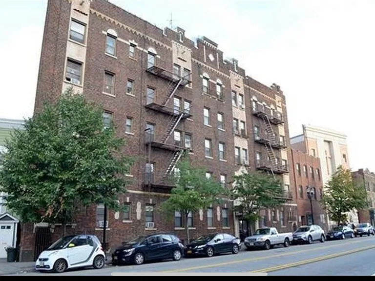 821 Bergen Ave #D — Photo 8